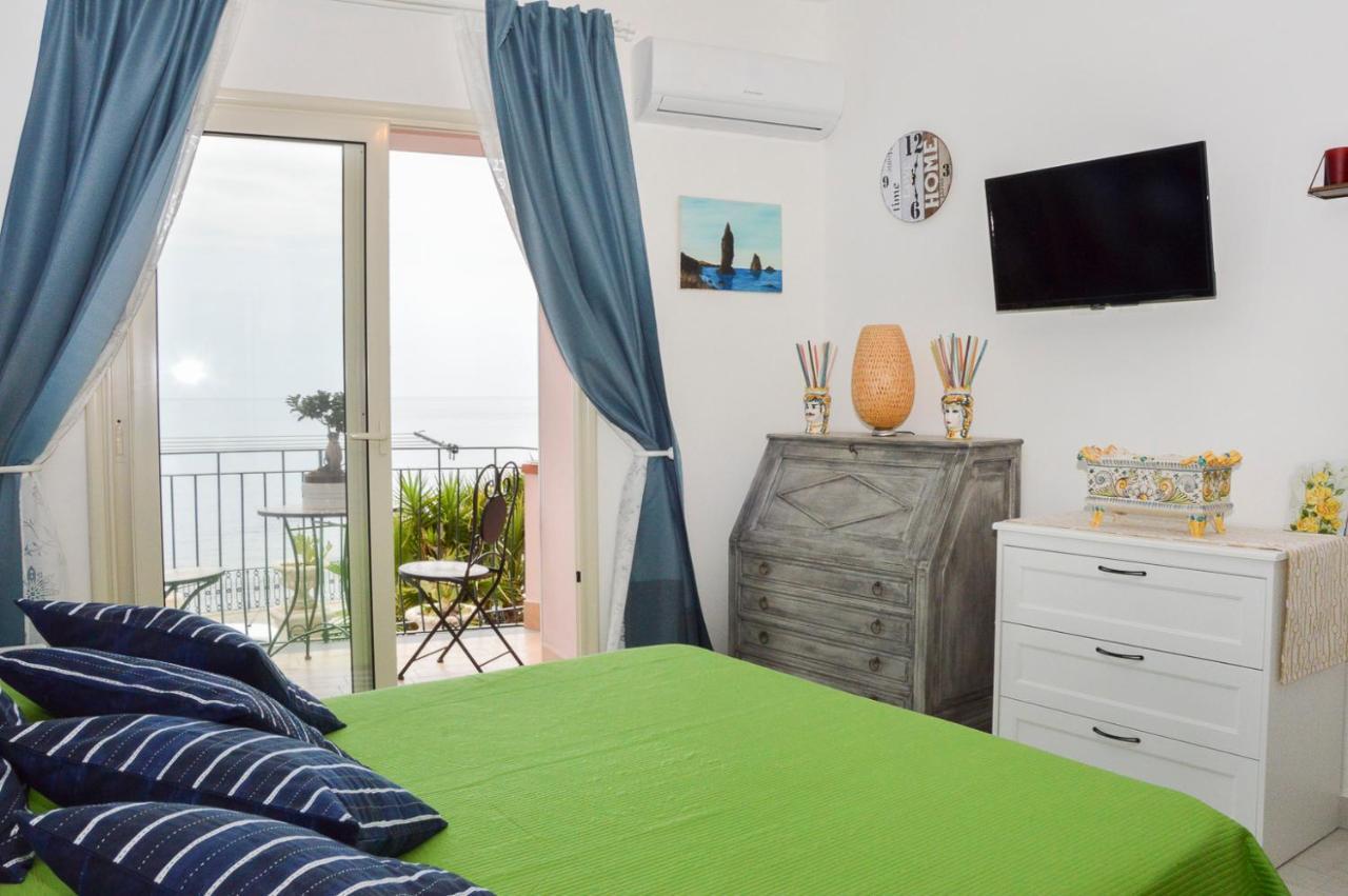 Sun Sea House Taormina Apartment จีอาร์ดีนี นักซอส ภายนอก รูปภาพ