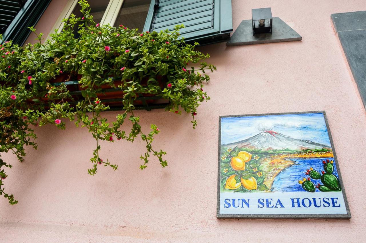 Sun Sea House Taormina Apartment จีอาร์ดีนี นักซอส ภายนอก รูปภาพ