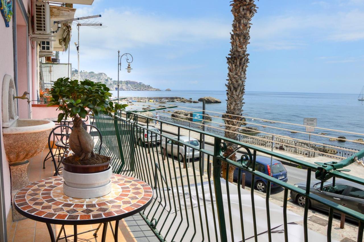 Sun Sea House Taormina Apartment จีอาร์ดีนี นักซอส ภายนอก รูปภาพ